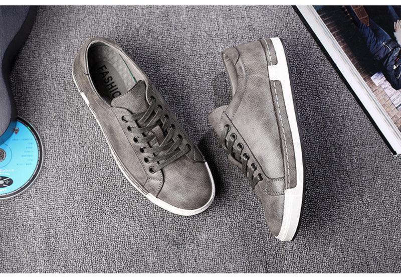 Fashion Leather Mens Shoes Soft High Quality Mens Casual Shoes Flat Footwear Classic Black White Men Fashion Walking Shoes Comfortable Modern Design