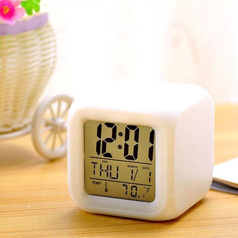 LED Digital Smart Alarm Clock Electronic Desktop Clocks LCD Display Showing Time Alarm Date Bedside Alarm Clocks with Snooze for Bedroom Kitchen Office Battery Operated Watch Table Electronic Desktop Clocks USB Wake Up Clock Wake Up Time