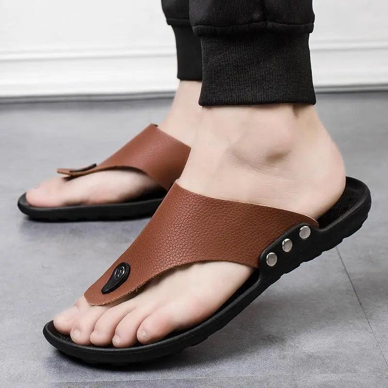 Summer Modern Design Men Flip-Flops For Beach Slippers Classic Brown Sandals Comfortable Casual Beach Outdoor Slippers For Men
