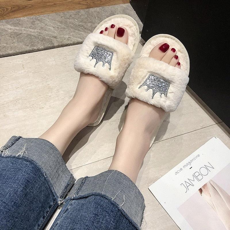Warm Fluffy Slippers Women Faux Fur Slipper Indoor Floor Slides Flat Soft Furry House Warm Comfortable Fuzzy Furry Bedroom Slippers Indoor Cozy Memory Foam Anti-Slip Flip Flops
