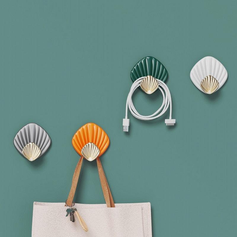 4pcs Creative Shell Shape Wall Hanging Hook Punch-free Strong Adhesive Hook Bathroom Kitchen Wall-mounted Seamless Sticky Hook  Shell Hook Non-Punching Strong Adhesive Adhesive Hook Bearing Door Behind Wall Bathroom Kitchen Key Holder