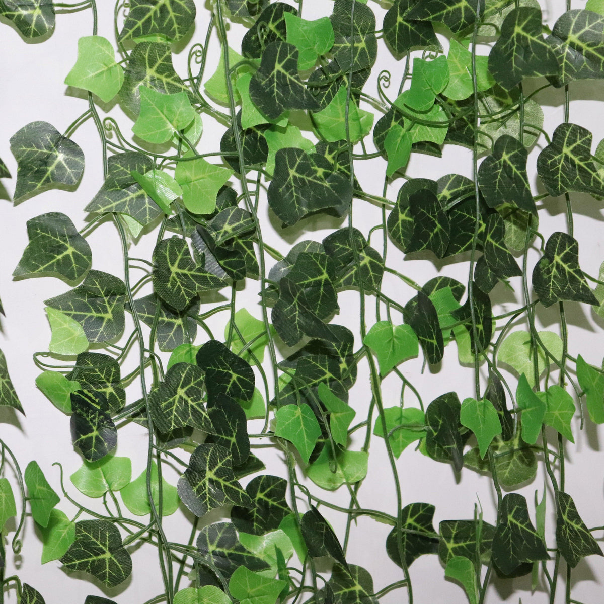 Artificial Ivy Leaf Garland Fake Leaves Hanging Vines  For Home Decor Creeper Green Ivy Artificial Ivy Garland Greenery Hanging Plant Vine for Wedding Wall Party Room Astethic Stuff Decor 100pcs Leaf 1 piece 2.4M