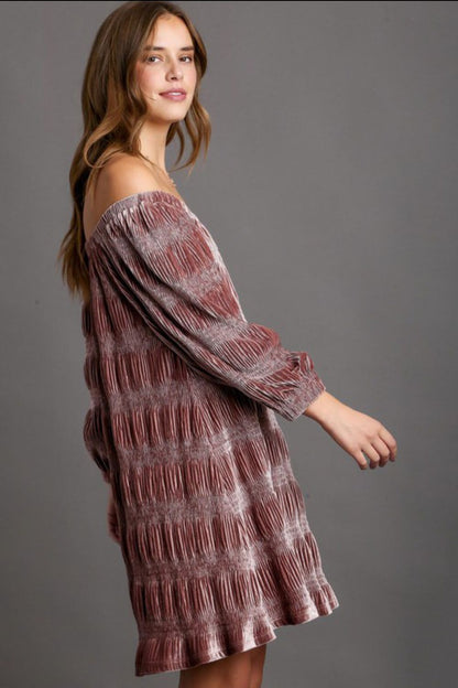 Off-Shoulder Balloon Sleeve Velvet Mini Dress For Women – Glamorous Off-Shoulder Dress, Balloon Sleeve Mini Dress, Luxurious Velvet Dress, Elegant Party Dress, Statement Mini Dress