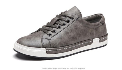 Fashion Leather Mens Shoes Soft High Quality Mens Casual Shoes Flat Footwear Classic Black White Men Fashion Walking Shoes Comfortable Modern Design