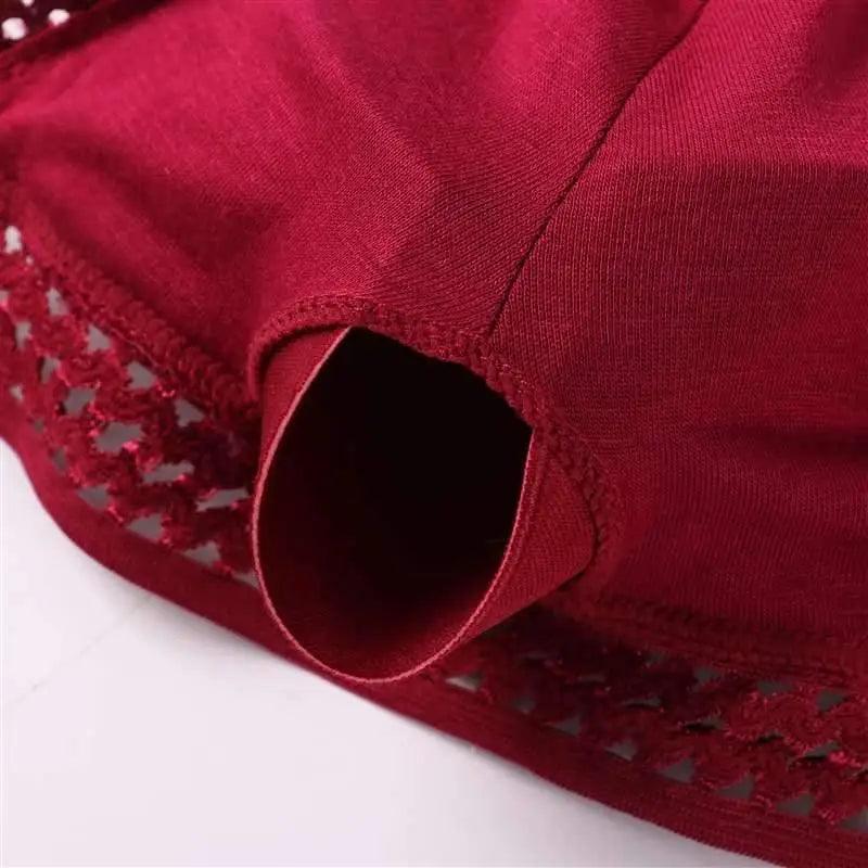 Stunning Women's French Style Lace Bra Girls Triangle Cup Lingerie With Deep V Wireless Underwear Soft Thin Seamless Bra